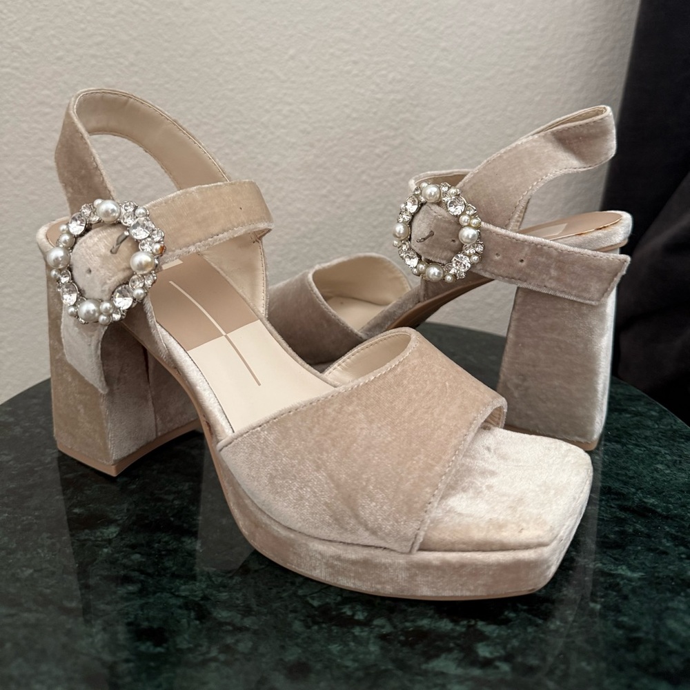 DOLCE VITA | PLATFORM HEEL | COLOR: LIGHT TAN/BEIGE